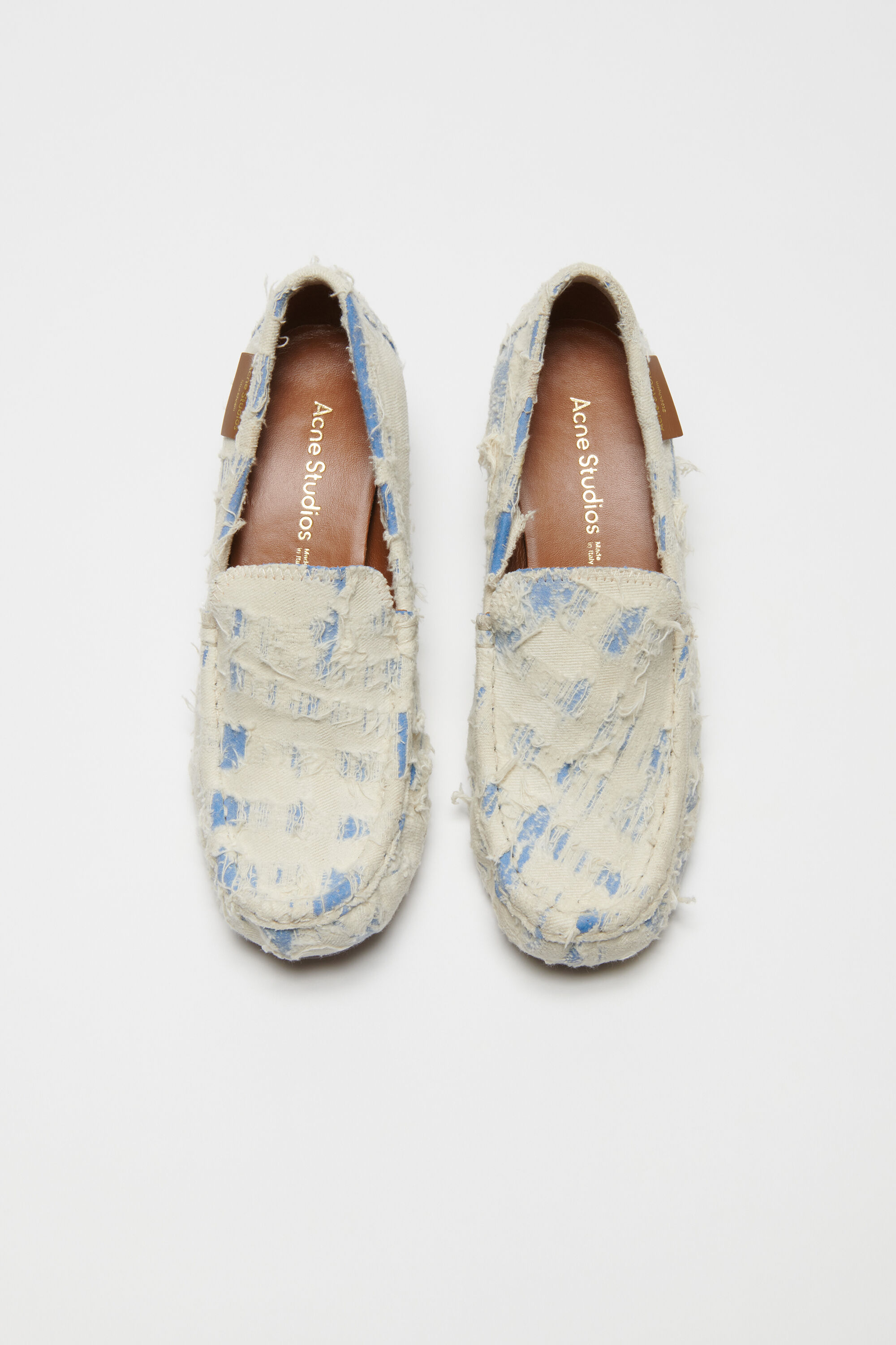 Distressed eather heel loafers
