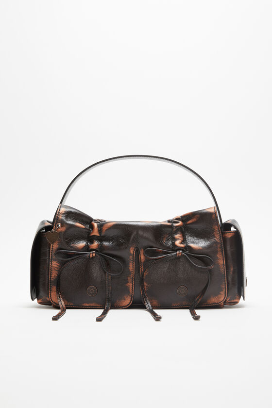 Acne Studios Tasche mit mehreren Taschen Runway Show