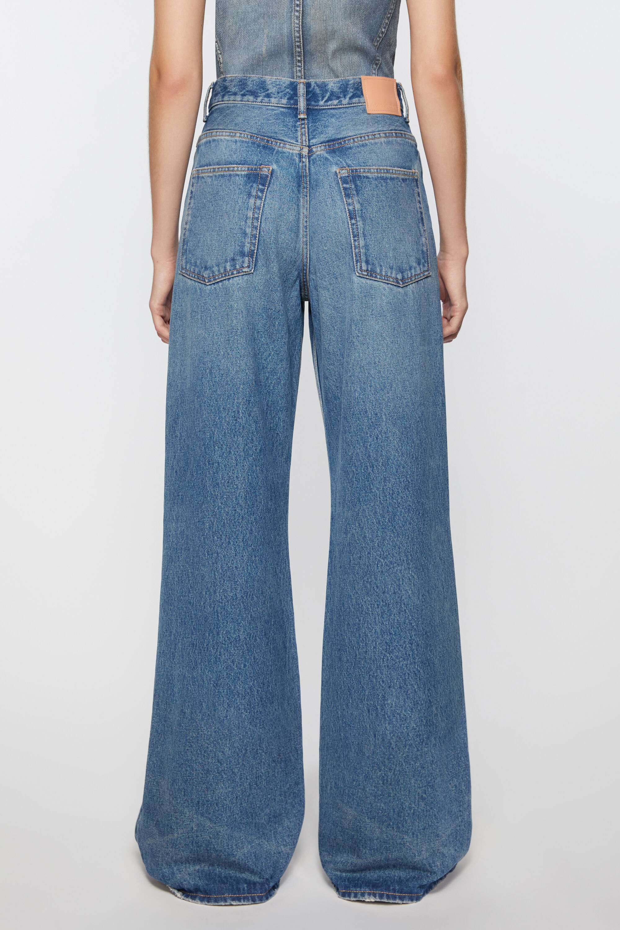 Relaxed fit jeans - 2022F
