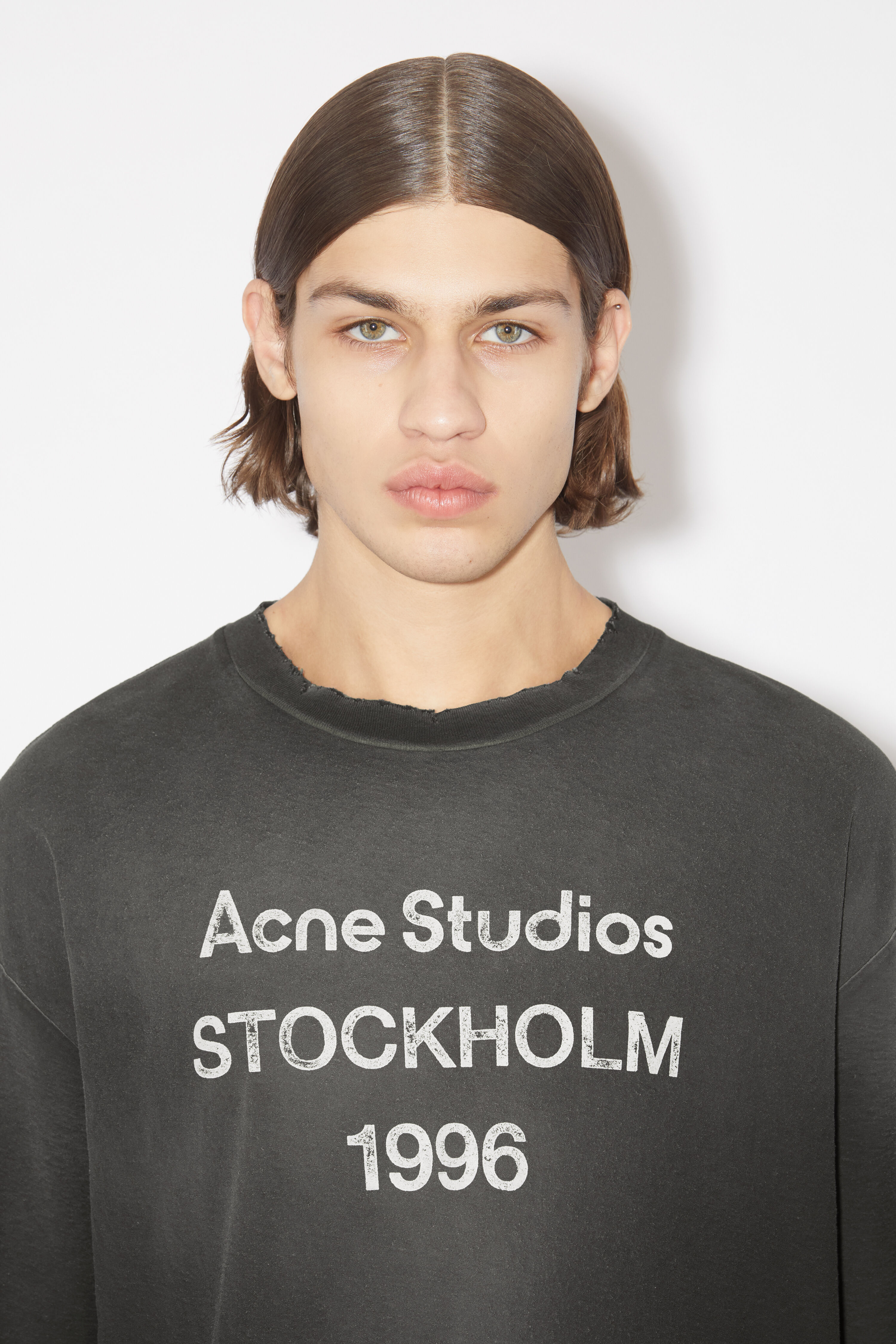 acne studios ロゴTシャツ フェイデッドブラック