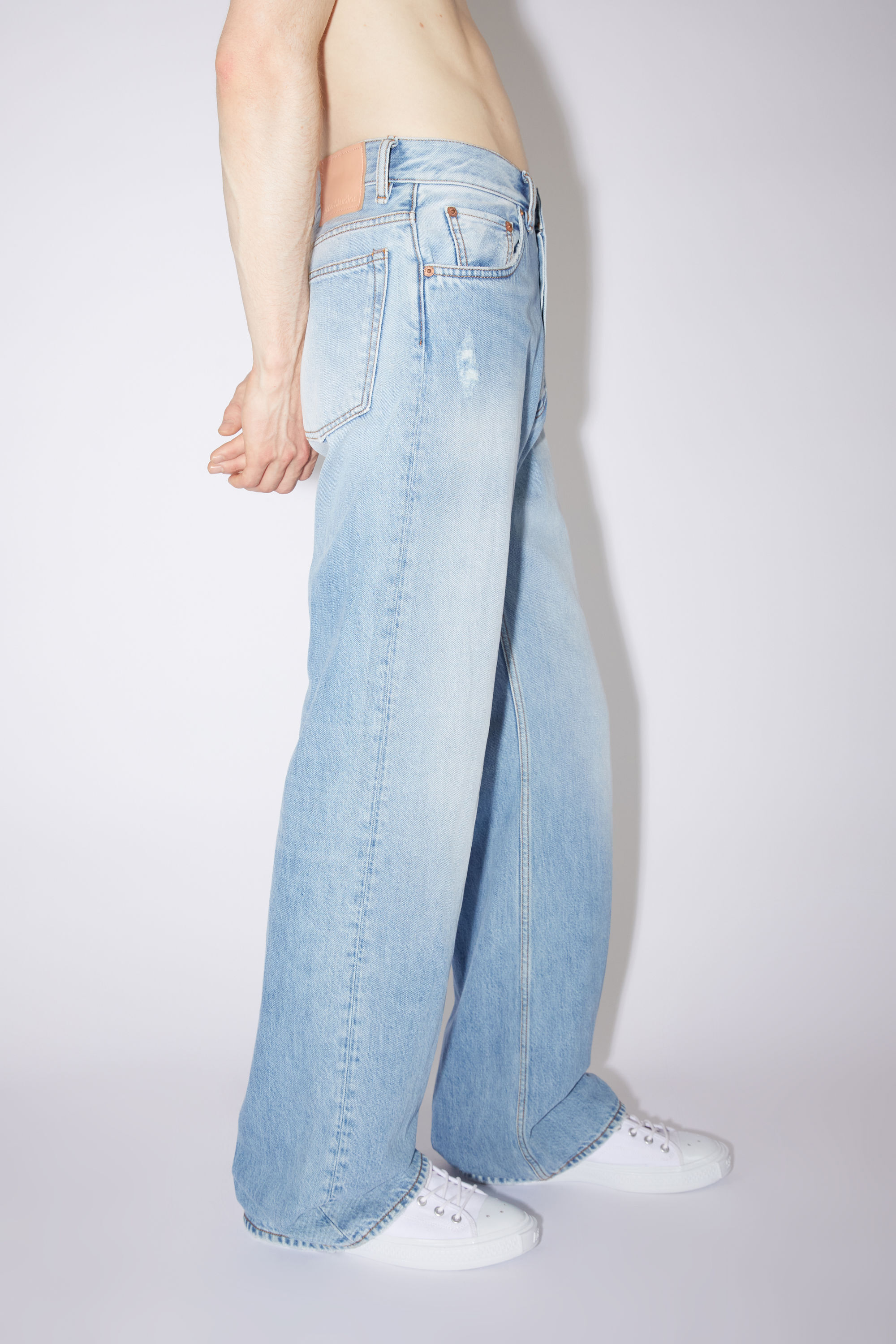 Loose fit jeans - 2021