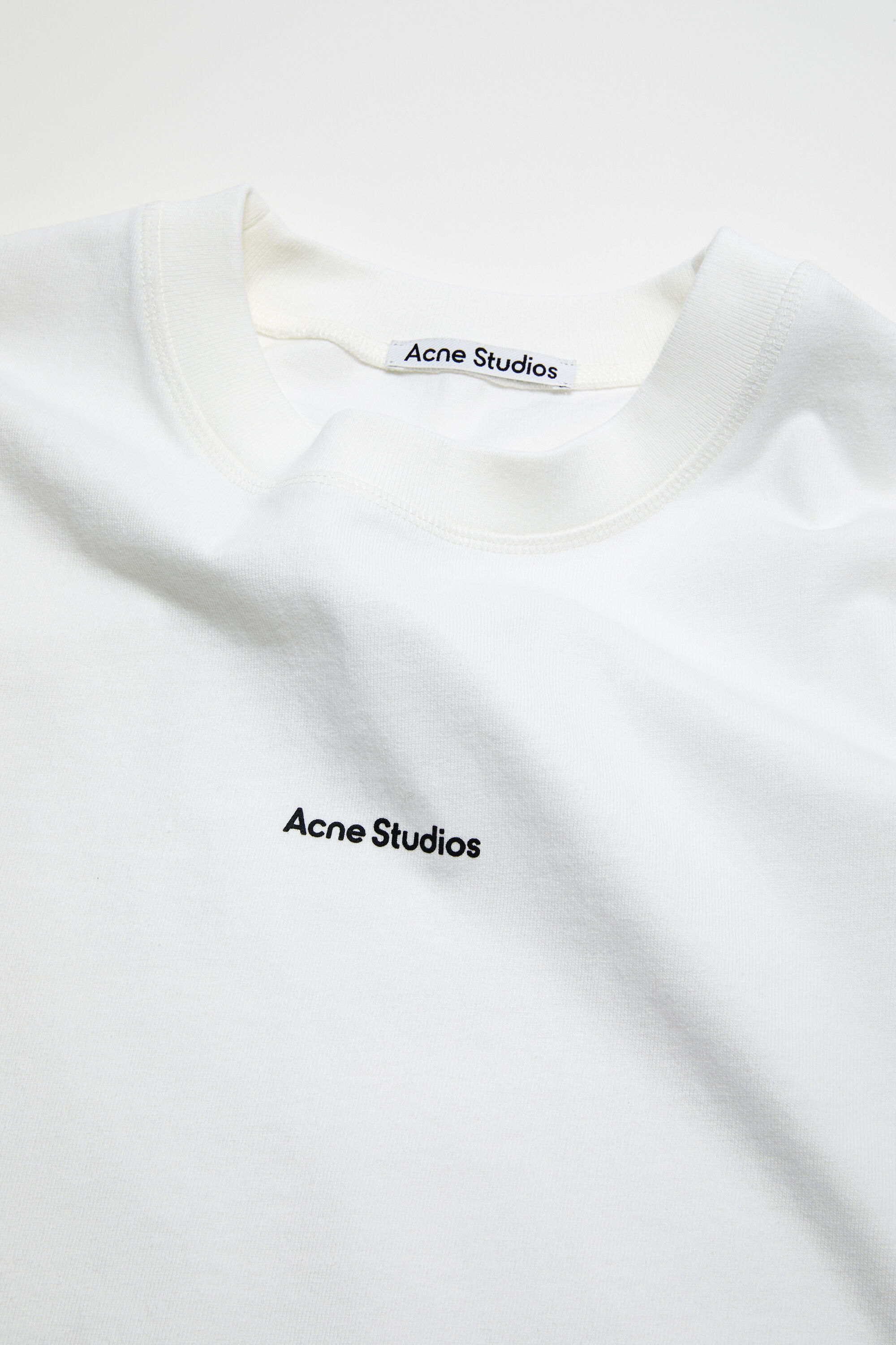 acne studious ロゴ　Tシャツ　ホワイト