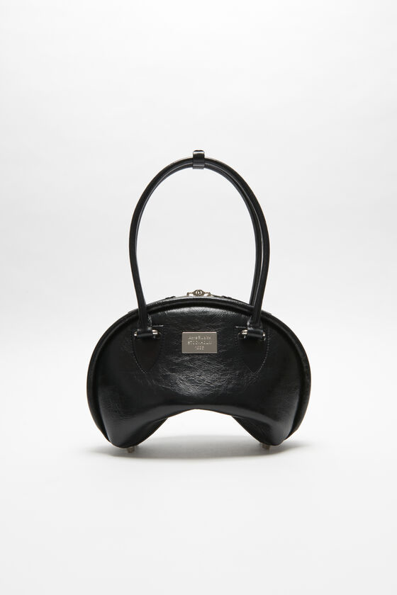 Acne Studios Bowlina mini shoulder bag Laufsteg-Show