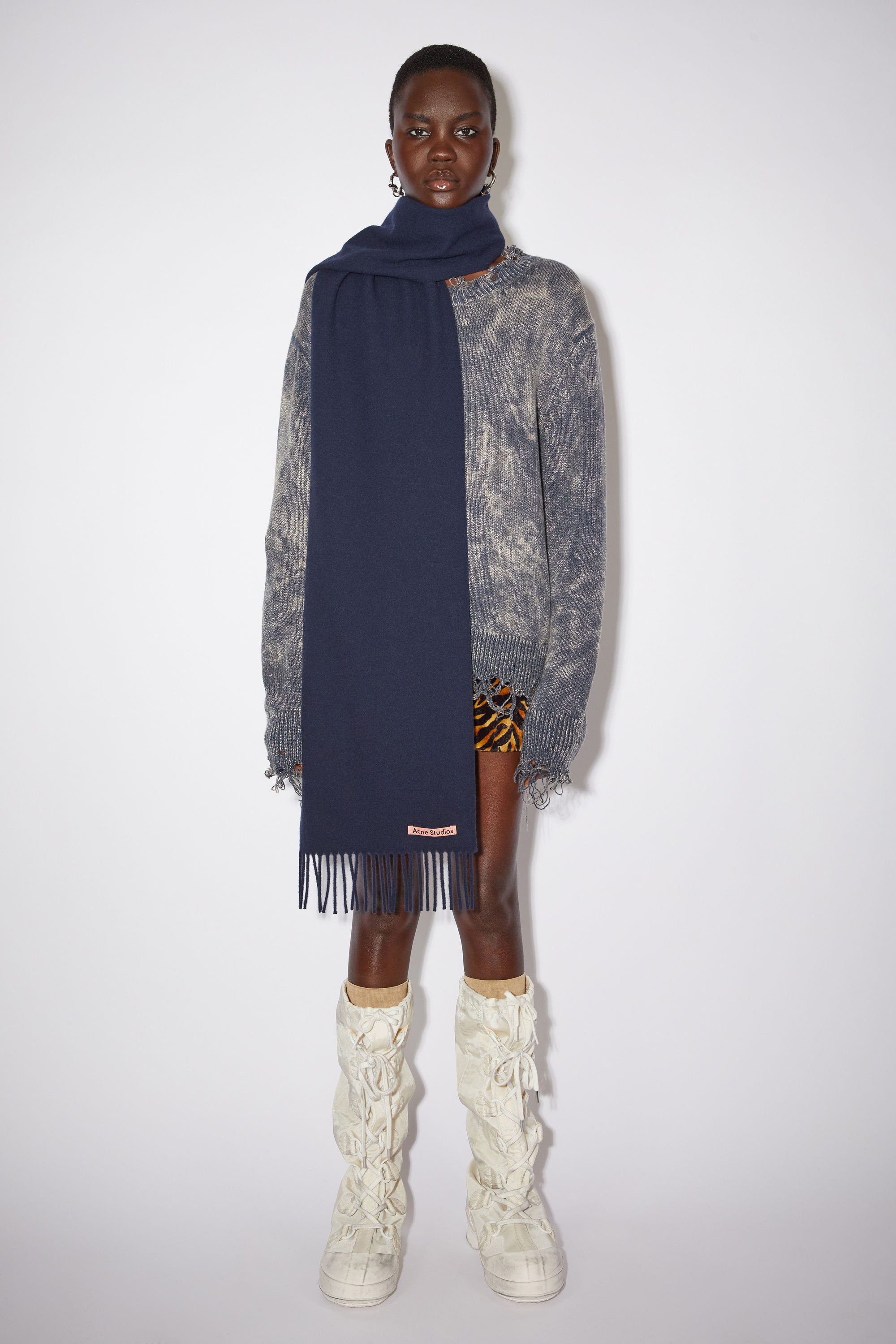 Fringe wool scarf - skinny