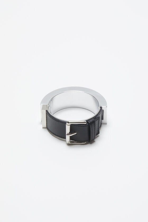 Acne Studios Manschettenarmband aus Leder Laufsteg-Show