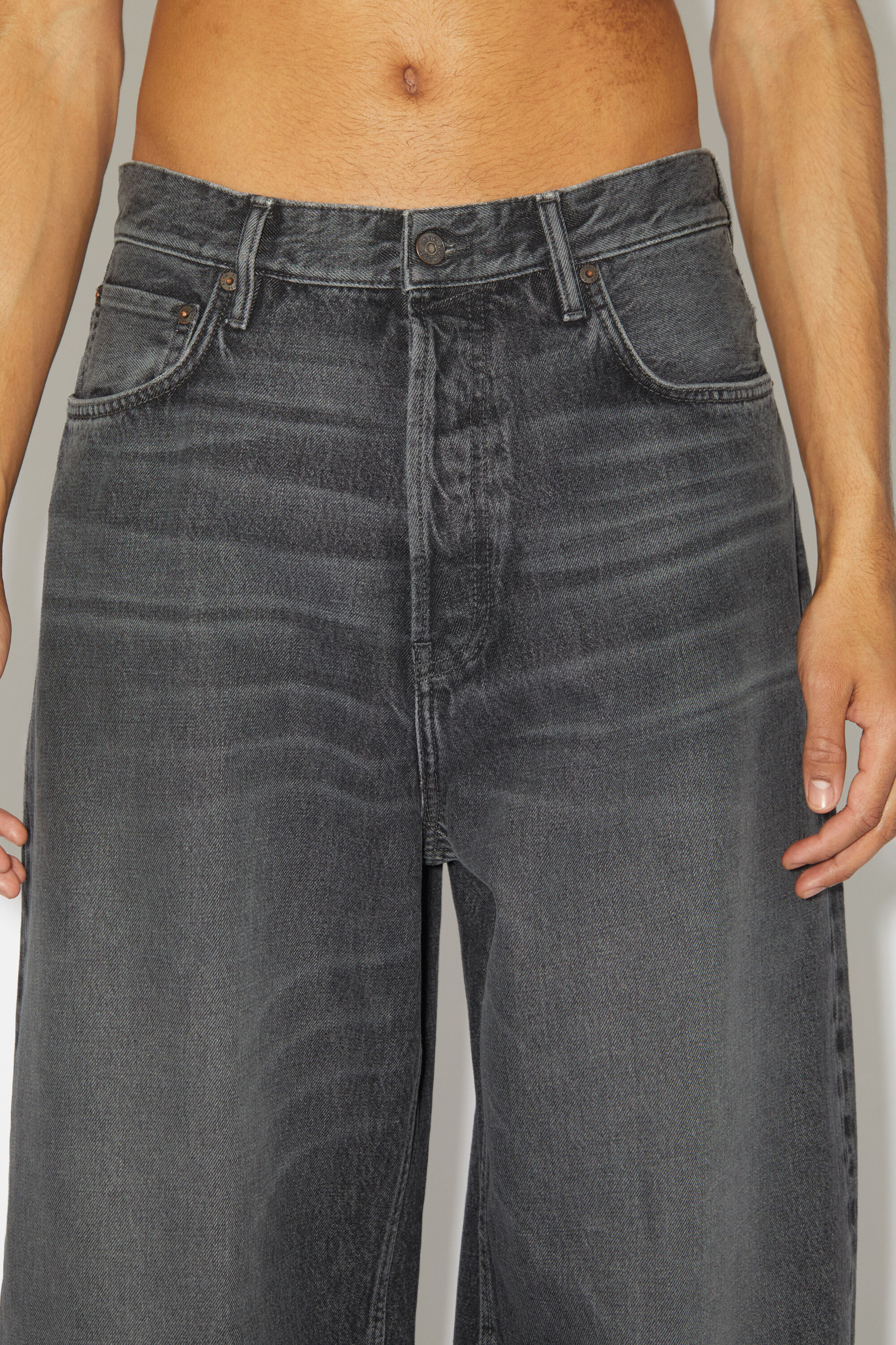 Acne Studios Loose Fit Jeans 1989 32-30これ以上値下げは厳しいですよね