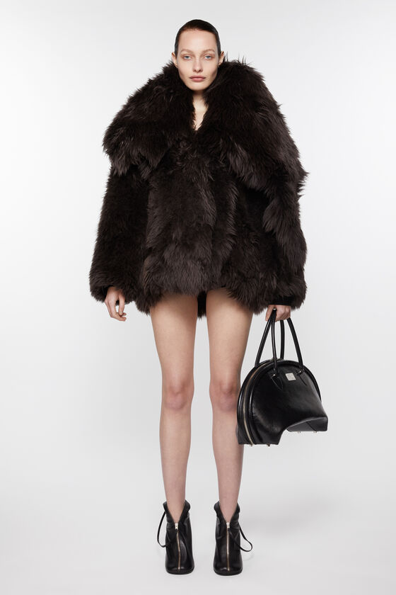 Acne Studios Shearling Pelzmantel Laufsteg-Show