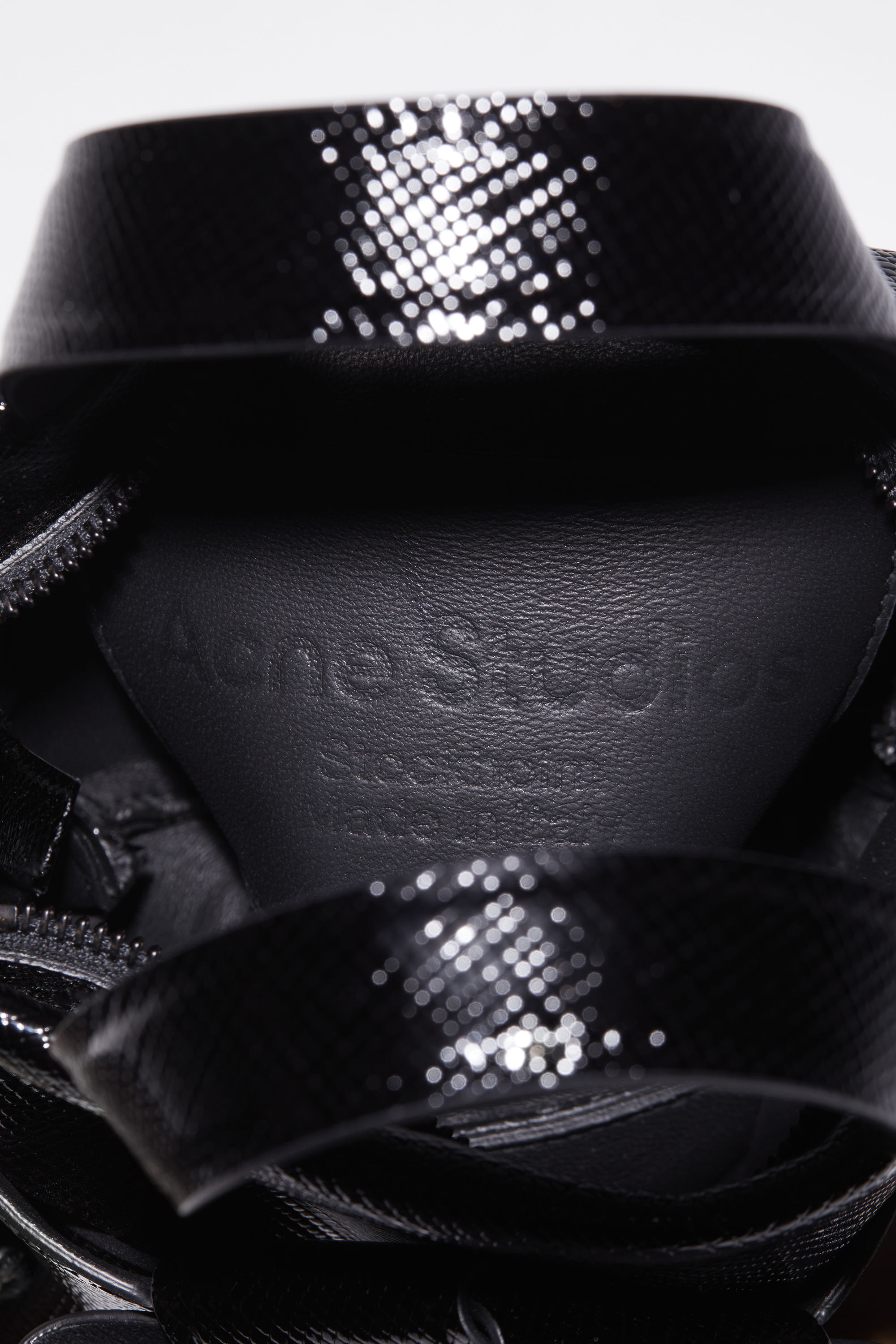 AGU Essential Toe Covers black（アグ エッセンシャル トゥカバー ブラック/黒）サイズM(41-42) 新品未使用品 ユンボビスマ