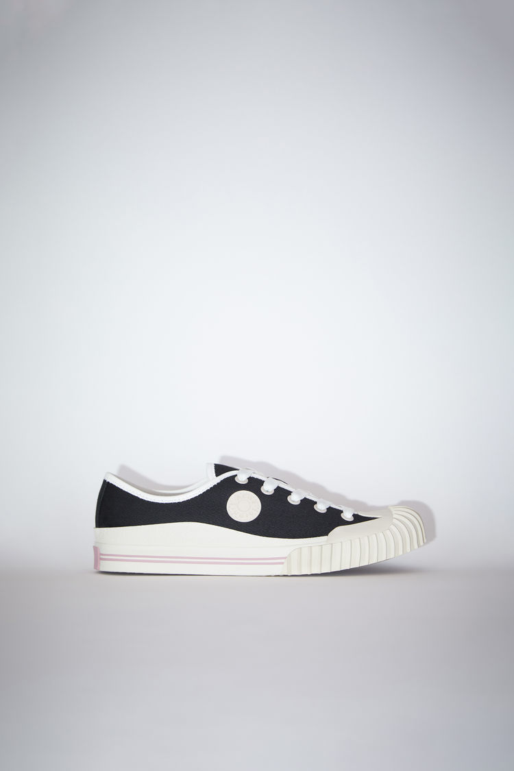 Logo-patch canvas sneakers Black